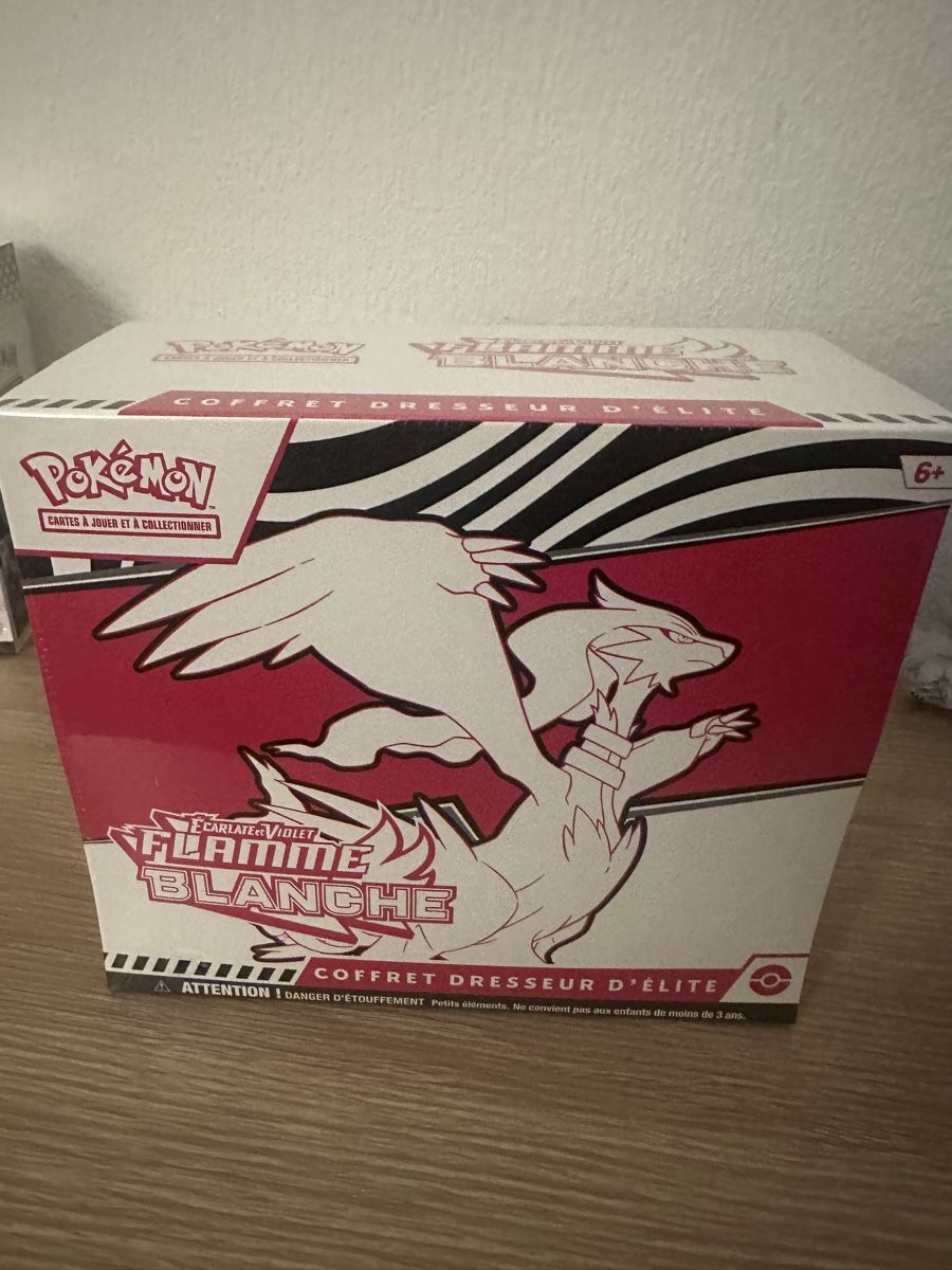 Pokémon Carte collezionabili: Pokemon Elite Trainer Box Flamme Blanche FR – Nuovo e nell'imballaggio originale da Lausanne venduto da lui_d9g6