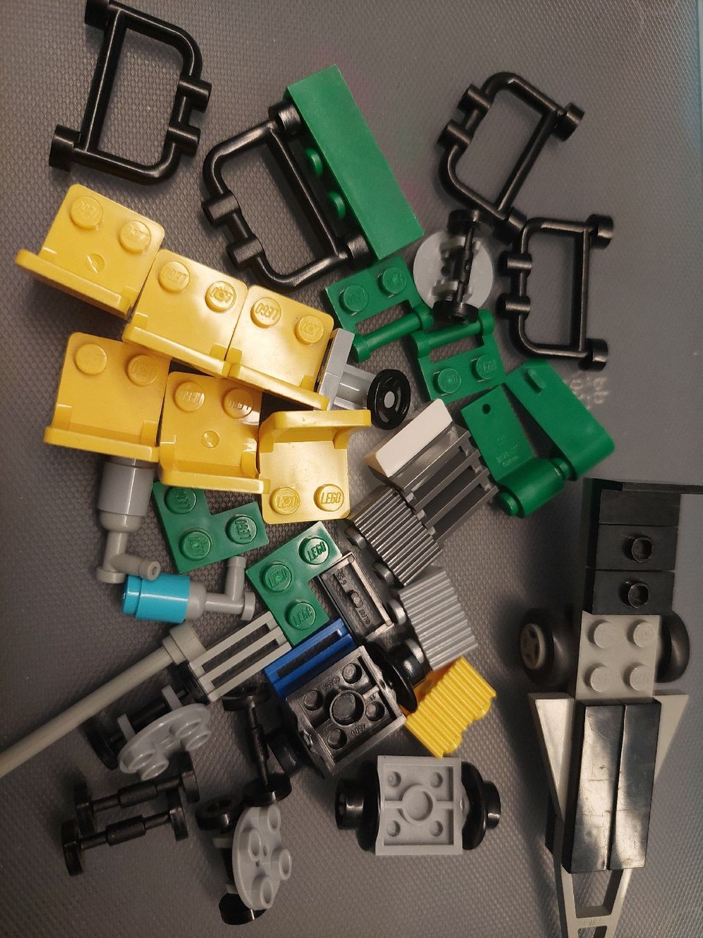 Lego Spielzeuge: Div. Lego Spezialteile  – Gebraucht aus Zetzwil von sti_x9xf 5