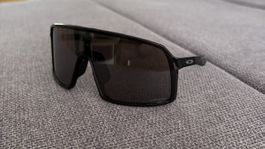 Oakley Sutro 