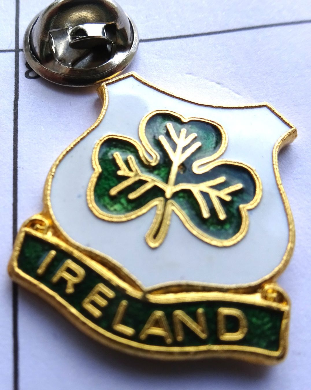 Plaquettes & Badges: Pin IRLAND Kleeblatt – D'occasion à Utzenstorf par BUtter81