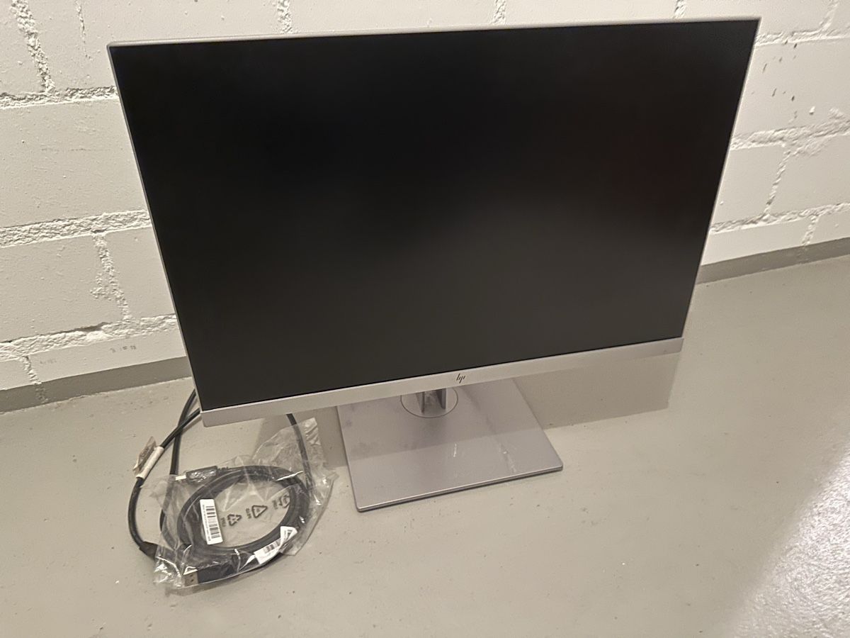 Hewlett Packard Monitor: HP E243i 24" LCD Monitor – Usato da Gisikon venduto da S_andra