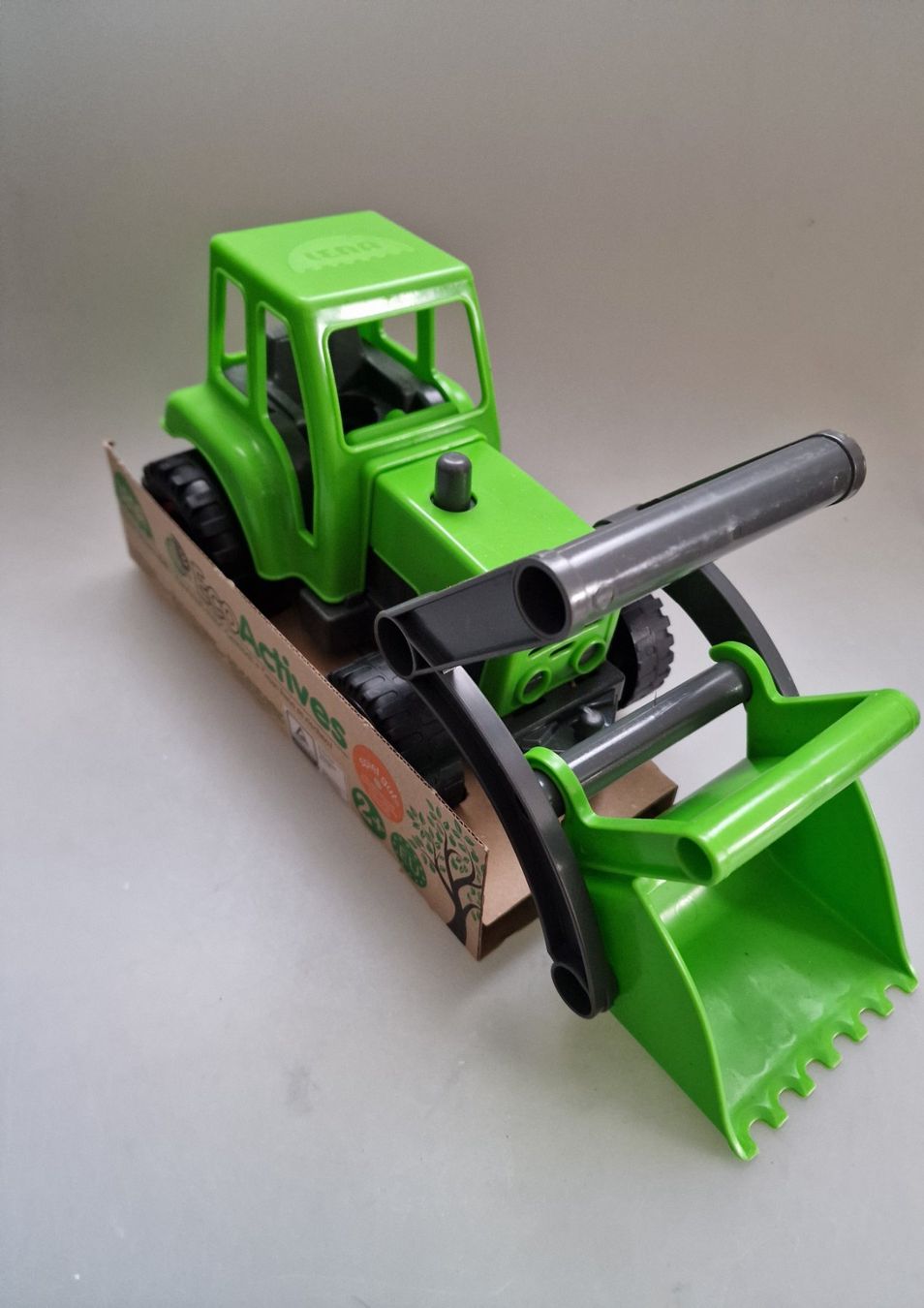 Giocattoli: Lena Traktor mit Frontschaufel Neu – Nuovo e nell'imballaggio originale da Oberuzwil venduto da aseinkaufswelt