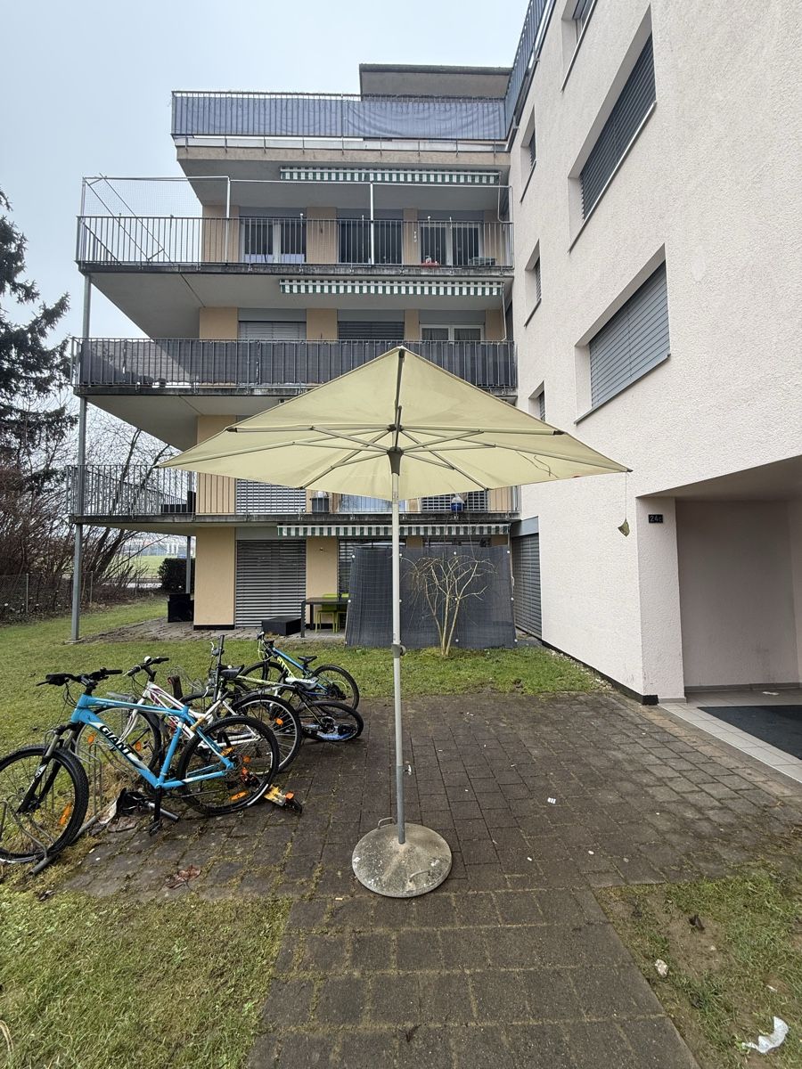 Glatz Ombrelloni: Sonnenschirm 2 x 2 m – Usato da Embrach venduto da JoeMeltingJelly