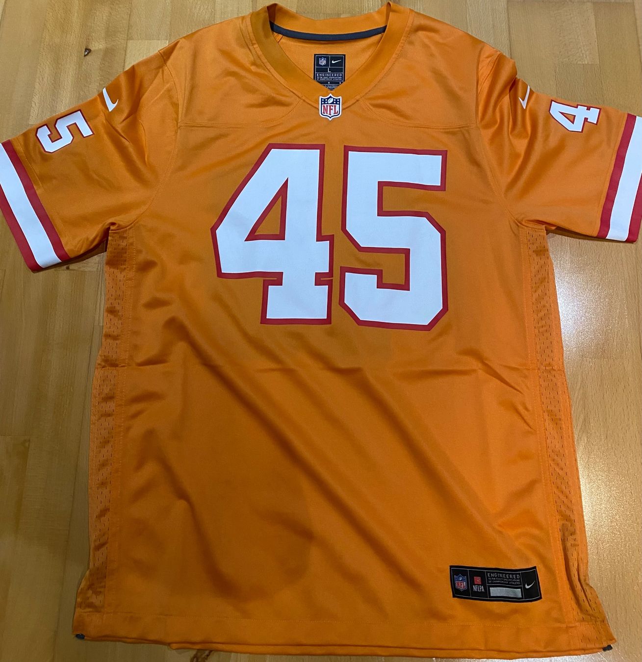 Nike Canottiere & Pantaloni: NFL Tampa Bay Buccaneers Orange Throwback Game Jersey – Usato da Olten venduto da rentier4463 1