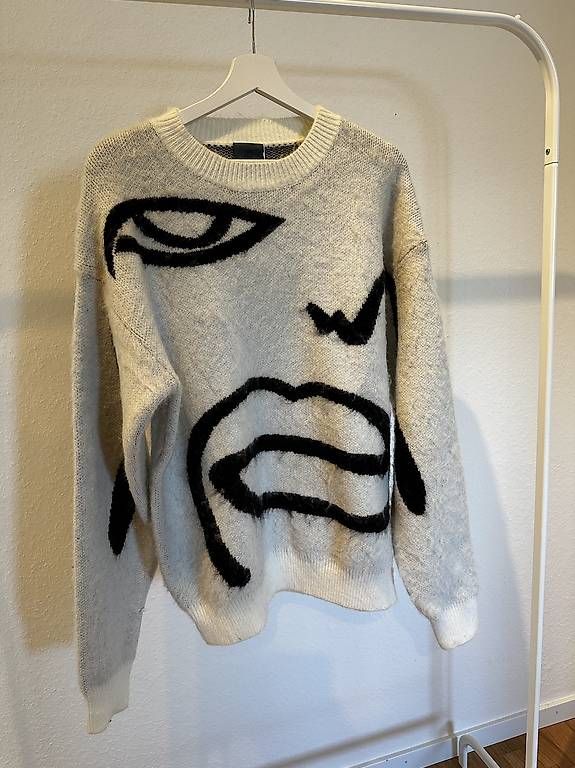 Pullover & Sweatshirts: Les Basiles Pullover – Gebraucht aus Binningen von Ramon_01