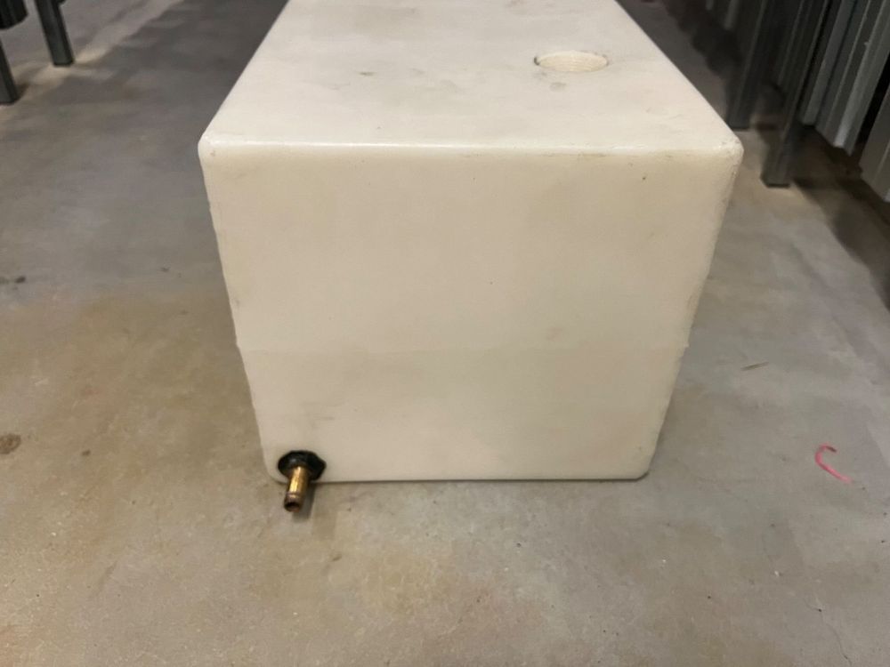 Wassertank 50-60 Liter für Ausbau von Wowa oder Wohnmobil. (Gebraucht ...