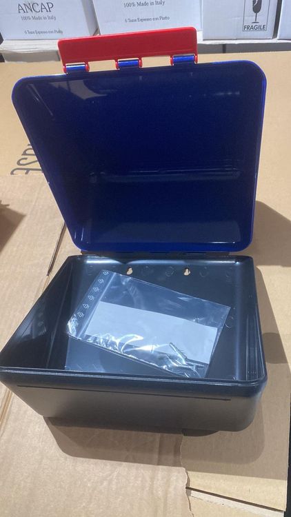 SecuBox - Praktischer Aufbewahrungsbehälter für Schutzausrüs (Neu und ...