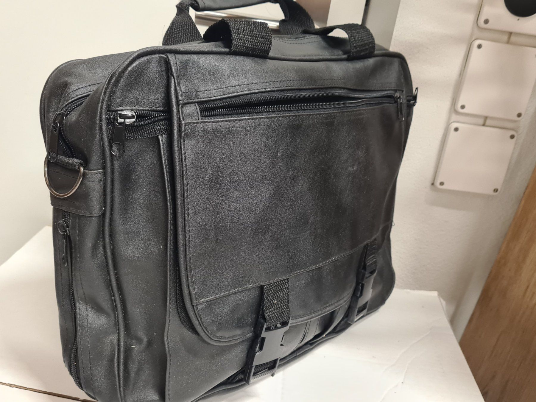 Valigie & Borse: Lederne Aktentasche, 38x29x7  cm – Nuovo (secondo la descrizione) da Amriswil venduto da used2use 1