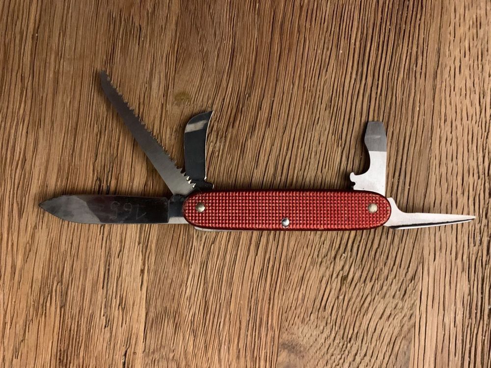 Victorinox discount pioneer harvester