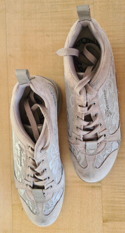Chaussures femmes: Sneaker – D'occasion à Islikon par EFH651