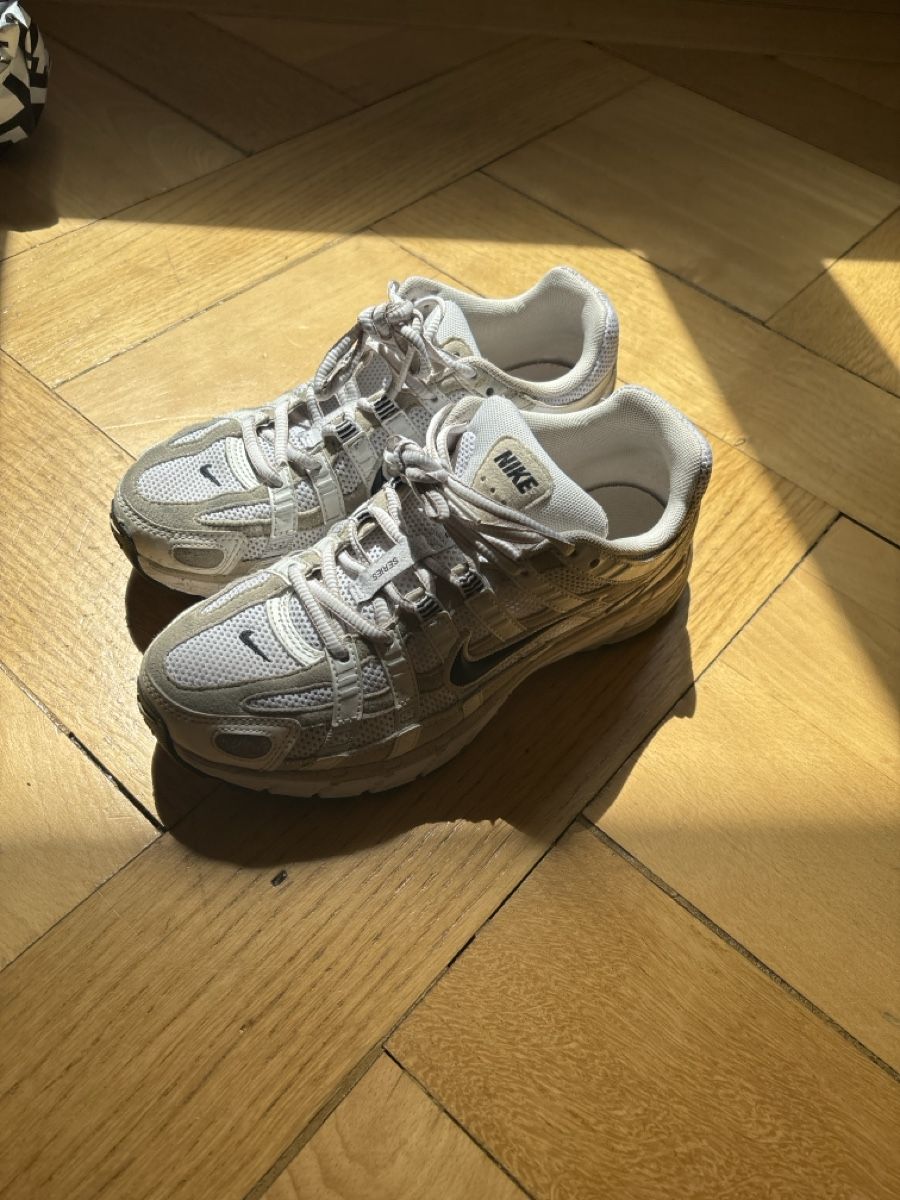 Nike Chaussures femmes: Nike Schuhe – D'occasion à Bern par Lydiixa
