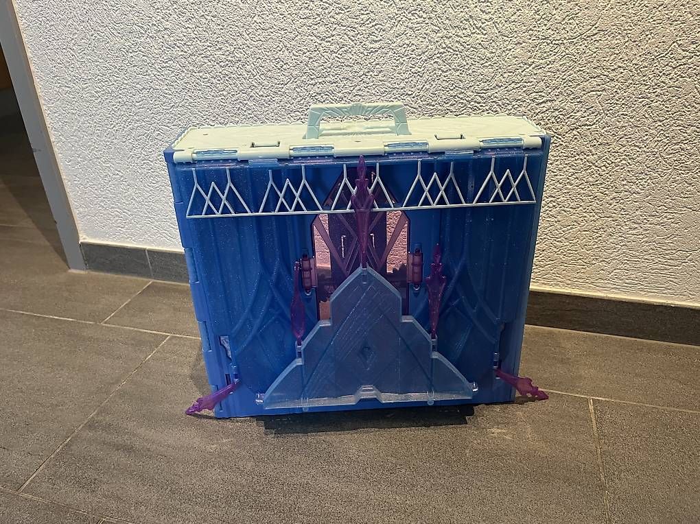 Case e mobili per bambole: Elsa Schloss – Usato da Hölstein venduto da Juvia 4