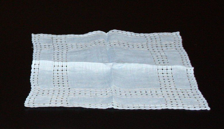 Altro in  Abbigliamento & Accessori: 1 Taschentücher hellblau (44) – Usato da Flüelen venduto da Diversicum-Textil 2