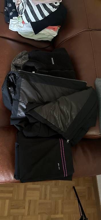 Lots de vêtements: Damenkleider Grösse S/M – D'occasion à Grafstal par noa_gcm6 1
