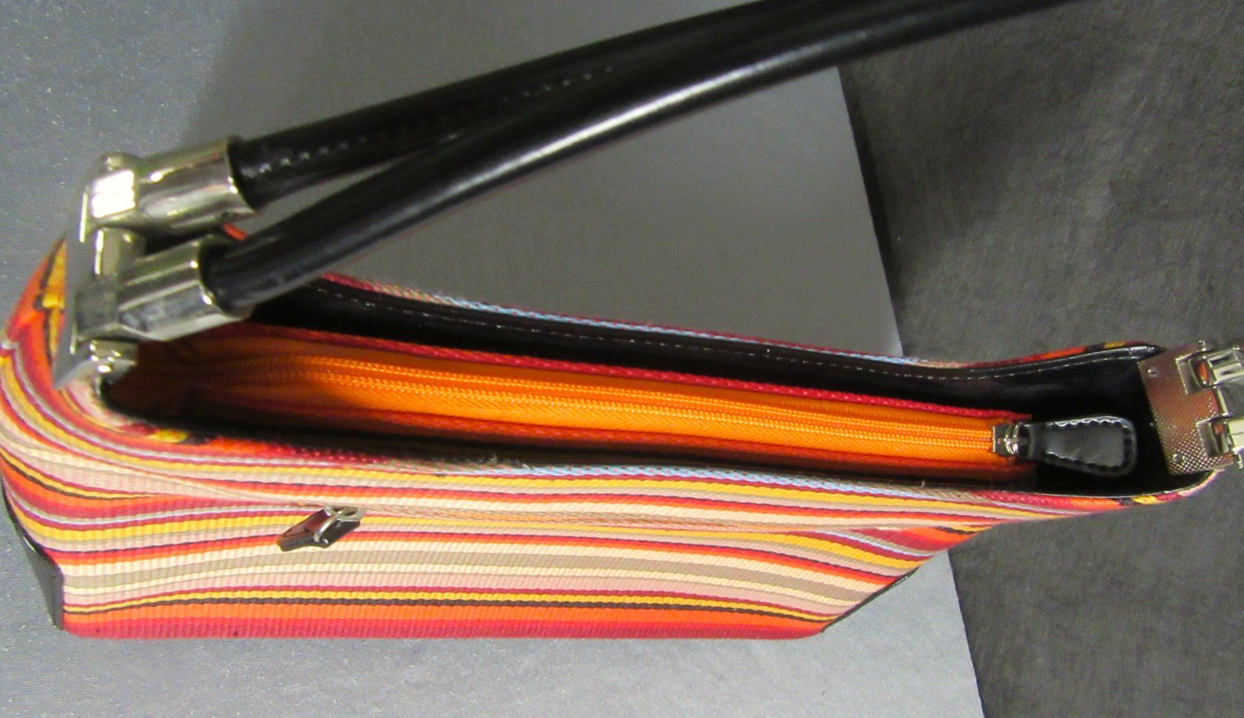 Borse da donna: schöne Handtasche bunt gestreift - ab CHF 5.00 – Usato da Auenstein venduto da Padabimbim 6