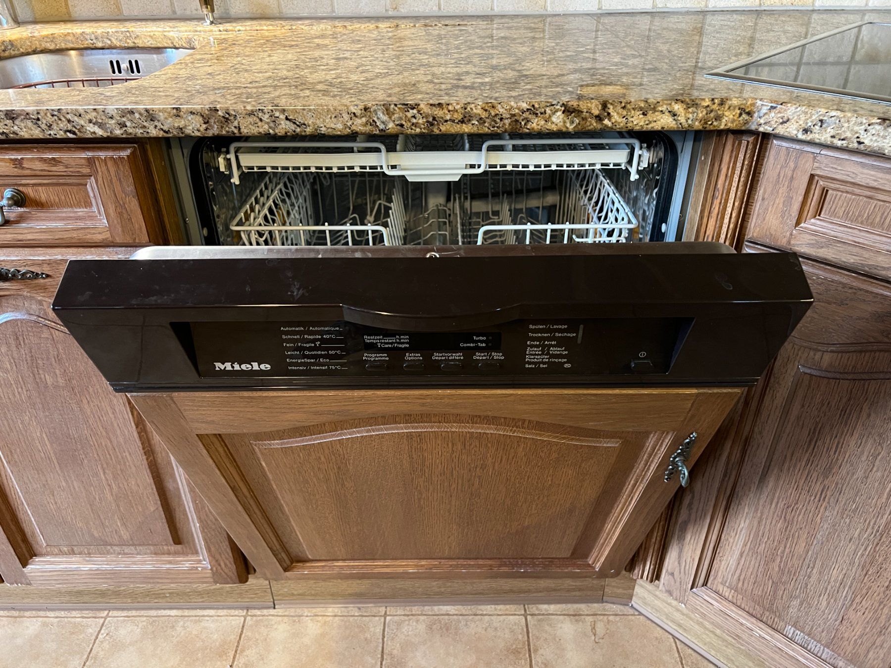 Miele Geschirrspüler: Miele Geschirrspüler G2432-60 SCi einbau - Top – Gebraucht aus Saanen von Hanschristian
