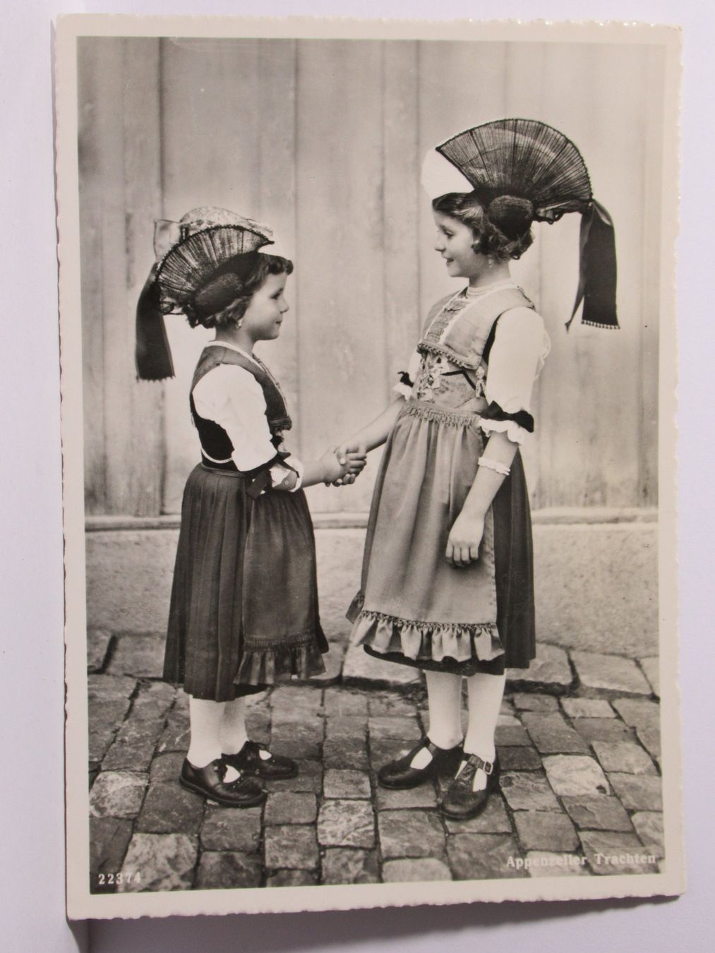 Cartoline postali: Appenzeller Trachten – Usato da Grenchen venduto da Bluemchen1900