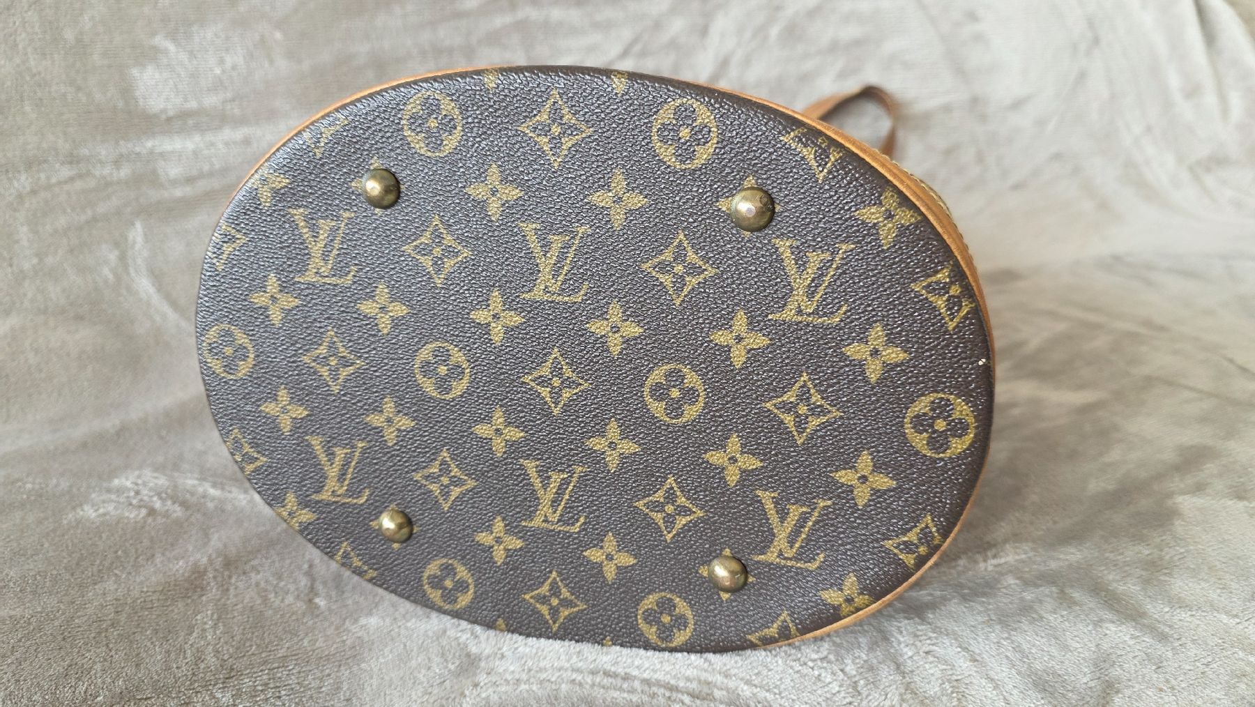 Louis Vuitton Borse da donna: Louis Vuitton bucket PM – Usato da Morges venduto da ShoppingTherapy 2