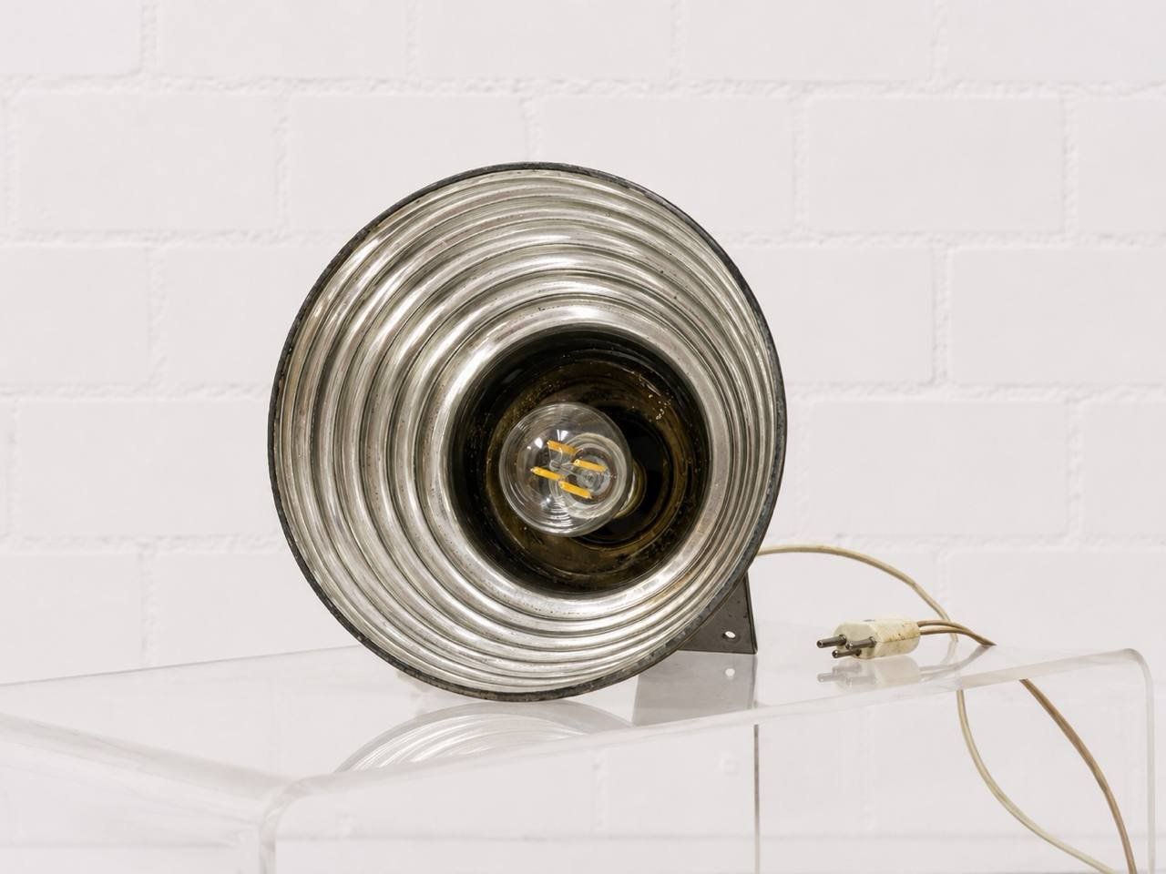 Lampade: Industrieller Wand- oder Deckenstrahler – Usato da Zürich venduto da LeMoege