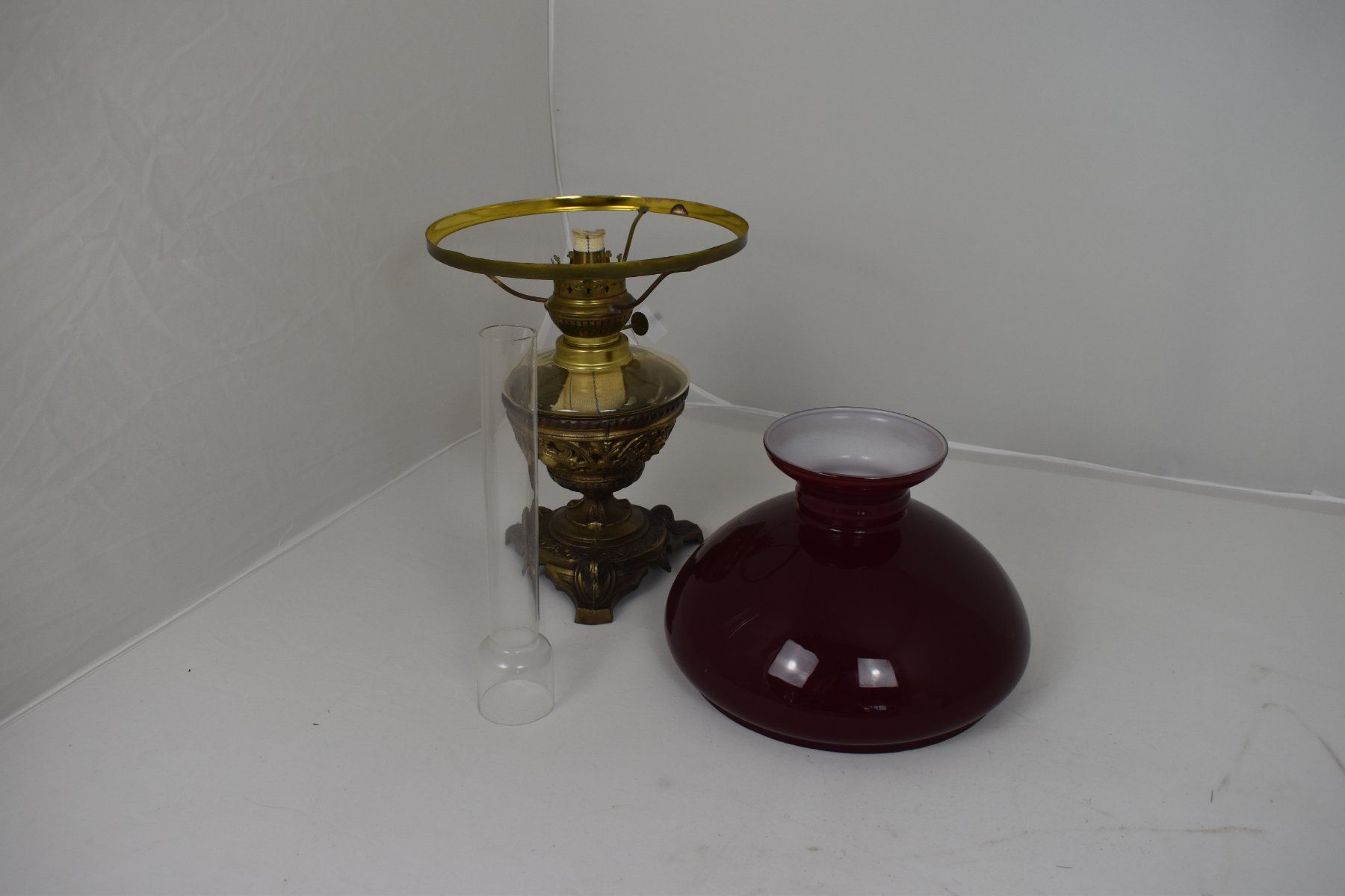 Lampade: Petroleumlampe in Rot / Gold – Usato da Interlaken venduto da schatzkiste_seeburg 2