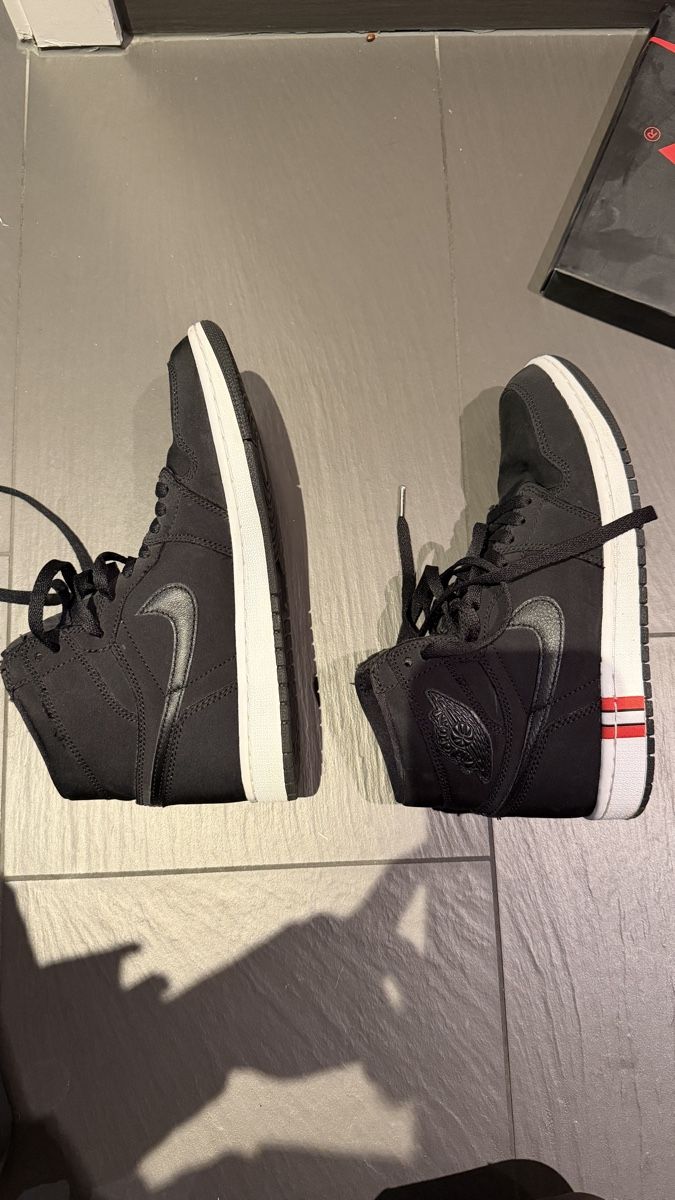 Jordan Scarpe da uomo: Jordan 1 Retro Hi OG BCFC – Nuovo (secondo la descrizione) da Zollikerberg venduto da Tscheitii 4