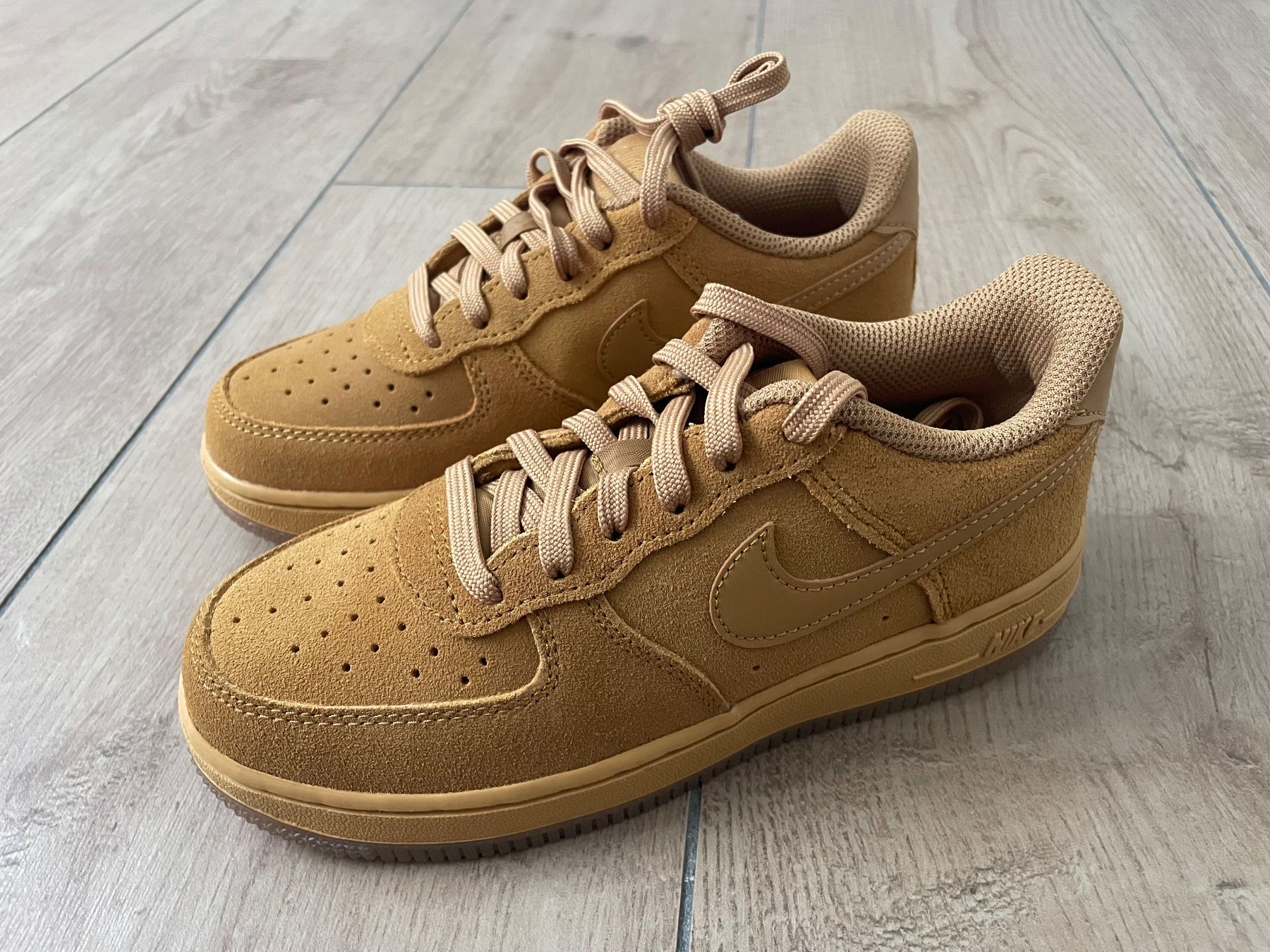 Nike Scarpe per ragazzi: Nike Force 1 Gr. 32 NEU – Nuovo e nell'imballaggio originale da Waltenschwil venduto da hansnine
