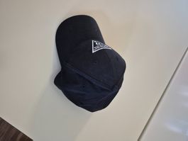 Cappello Guess nero, come nuovo! Perfetto per l'estate