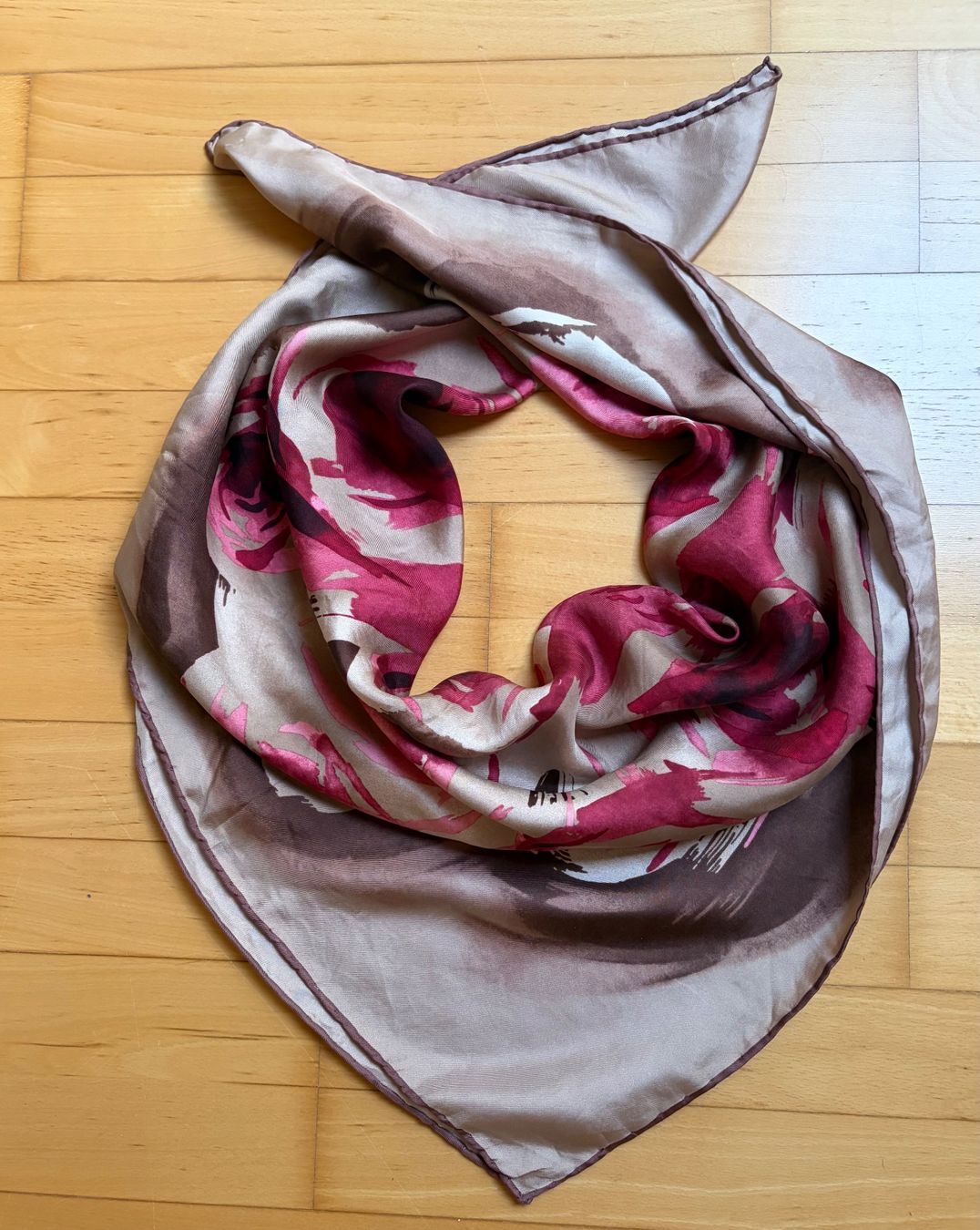 Foulard & Sciarpe: Seide Foulard – Usato da Unterägeri venduto da Jutka_04 1