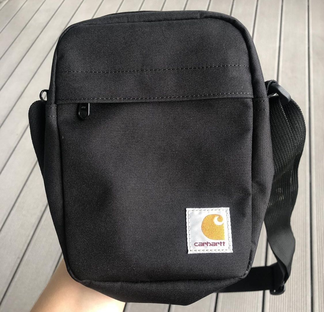 Carhartt Borse: Carhartt Umhängetasche – Usato da Fribourg venduto da ann_l9b7