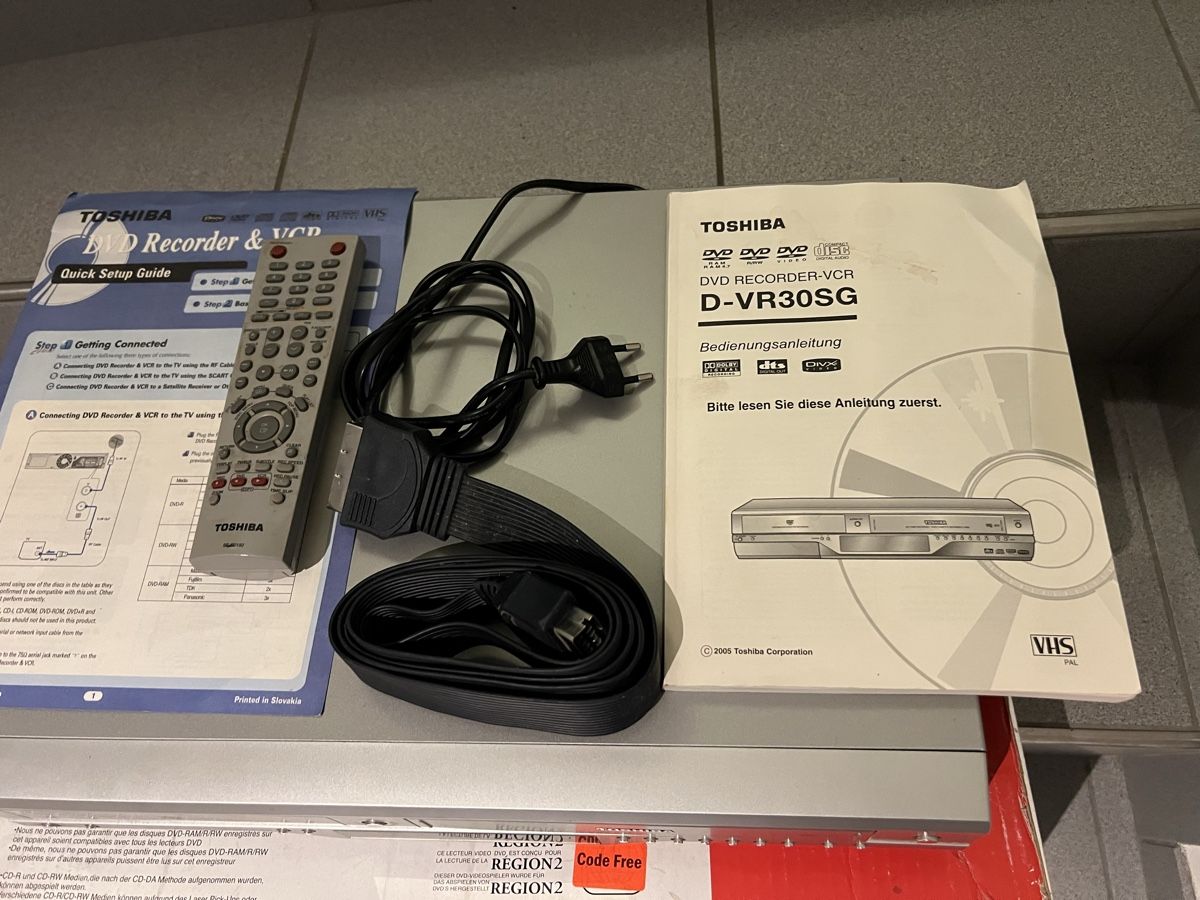 Toshiba Registratori: VHS-Videorecorder Toshiba D-VR30SG – Usato da Schongau venduto da Retro_Shop 2