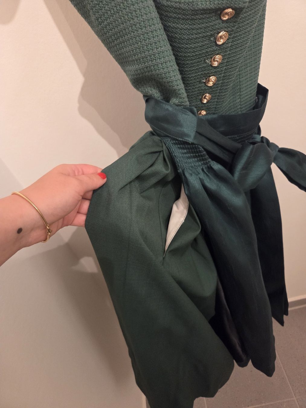 Krüger Kleider: Krüger Grünes Dirndl Grösse 40 – Neu (gemäss Beschreibung) aus Reinach BL von Larissa3100 7