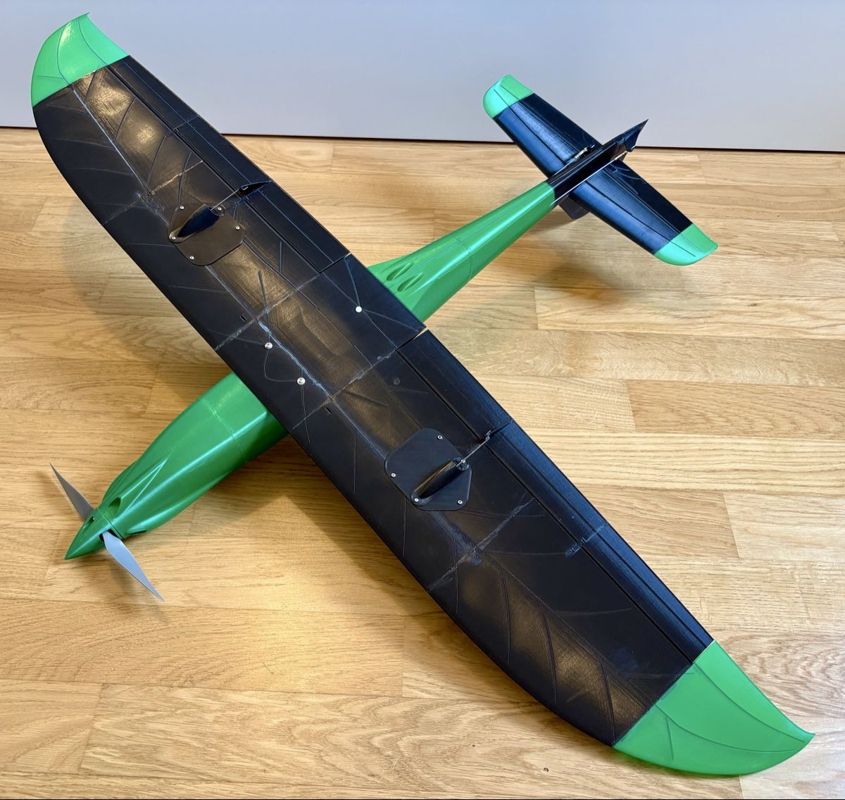 Modellismo RC: Model R von Eclipson (3D Druck) – Usato da Utzenstorf venduto da wing55 2