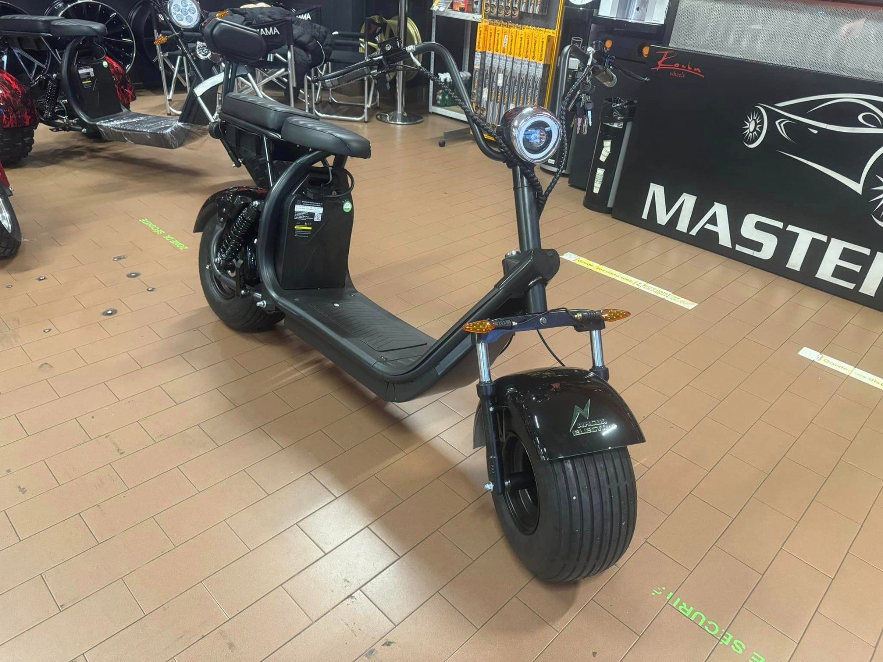 Citycoco Scooter: Scooter Eléctrique 20km/h – Nuovo (secondo la descrizione) da Courrendlin venduto da shopwheels 2