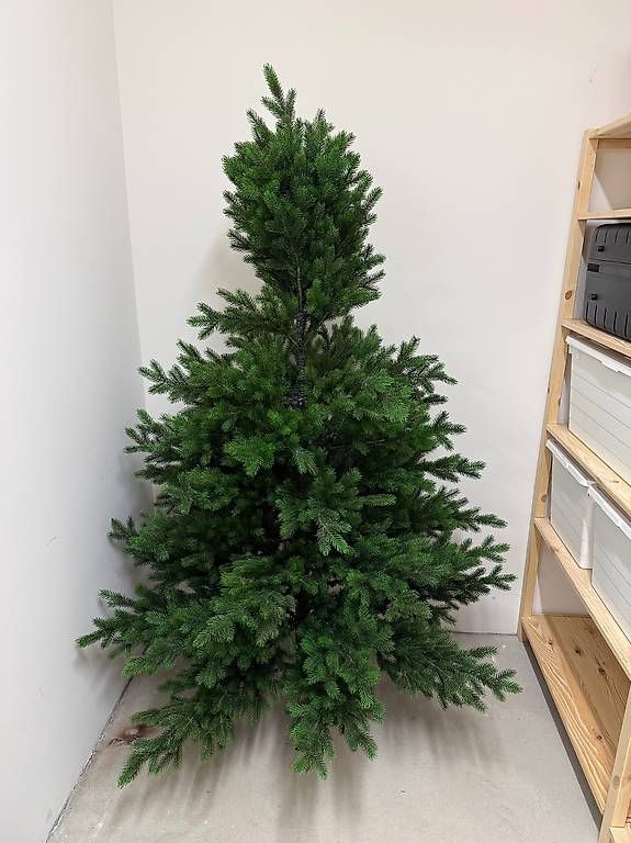 Basi per albero di Natale: Albero di Natale  – Usato da Massagno venduto da and_m56k 2
