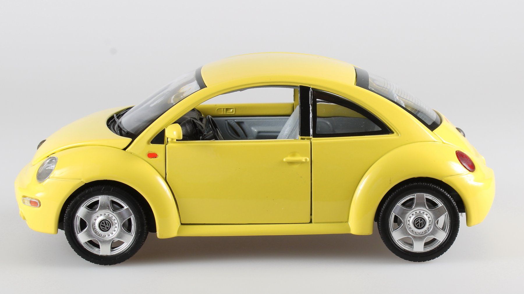 Bburago Modellini d'auto: VW New Beetle – Usato da Gossau SG venduto da mifab 2