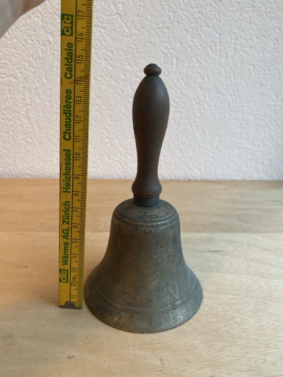Campanacci mucche: Antike Glocke mit Holzgriff – Usato da Burgdorf venduto da gre_2ftz 3