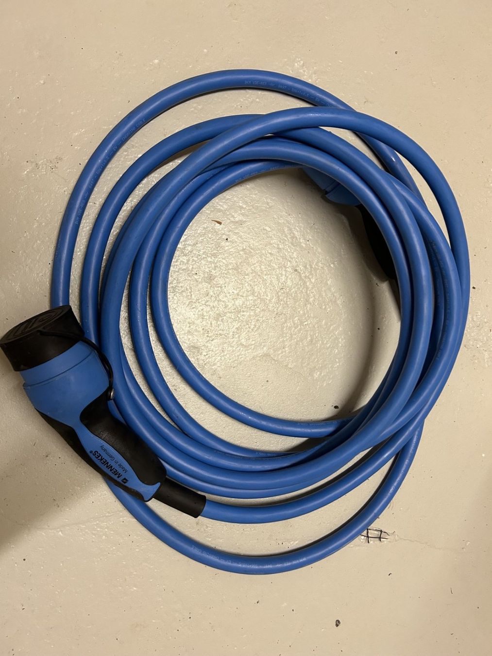 Mennekes Cavi: Mennekes Typ 2 Kabel (4 Meter) – Usato da Herisau venduto da svenfa