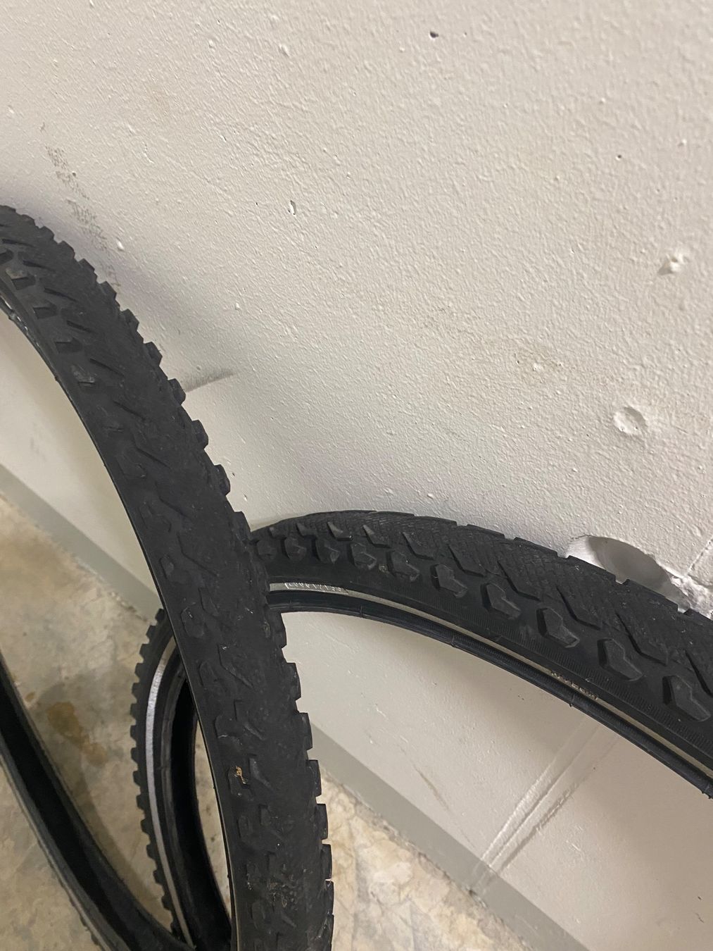 Ersatzteile: Pneus VTT 24x1.75 used 2 pcs – Gebraucht aus Biel/Bienne von gre_2jlk 3
