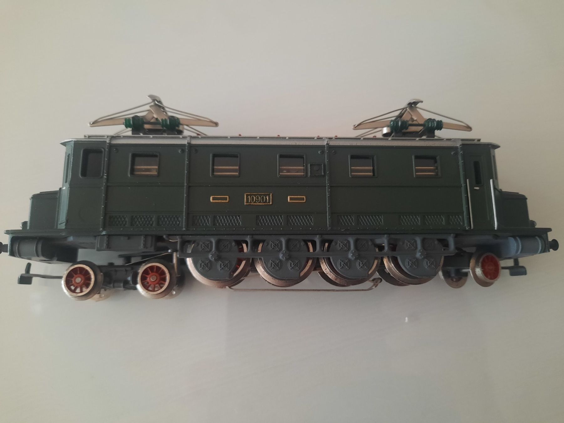 Hag Modellini di ferrovie: Locomotive HAG - Ae 4/7 – Usato da Thônex venduto da Lasdunas 3