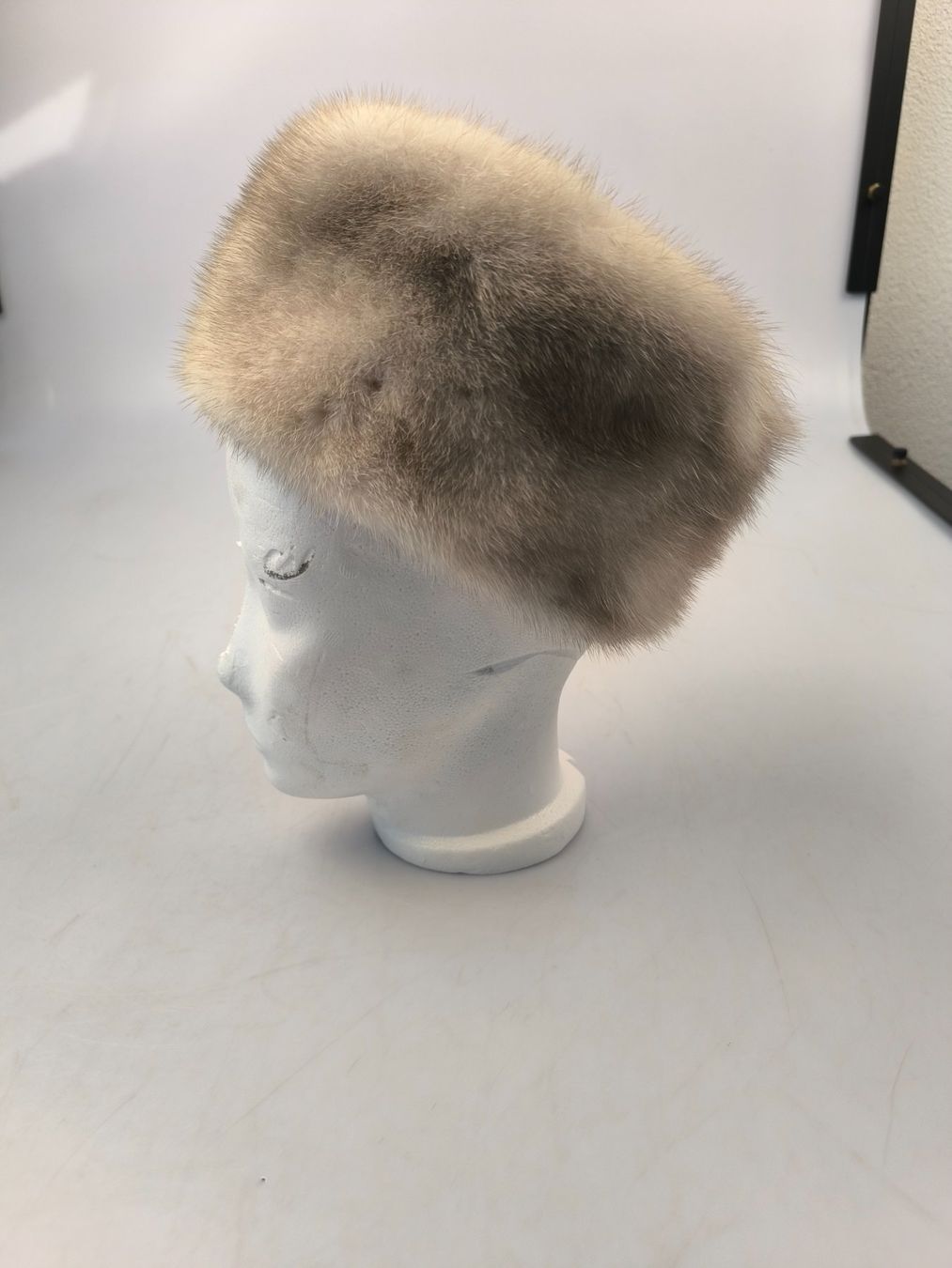 Chapeaux, bonnets & casquettes: Pelzmütze beige – D'occasion à Rüti ZH par Restwert_Rueti_ZH