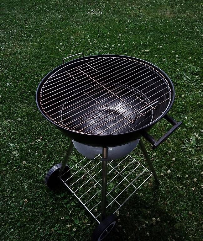 Grils: Holzkohlegrill / Kugelgrill – D'occasion à Kreuzlingen par Deanmartin 1