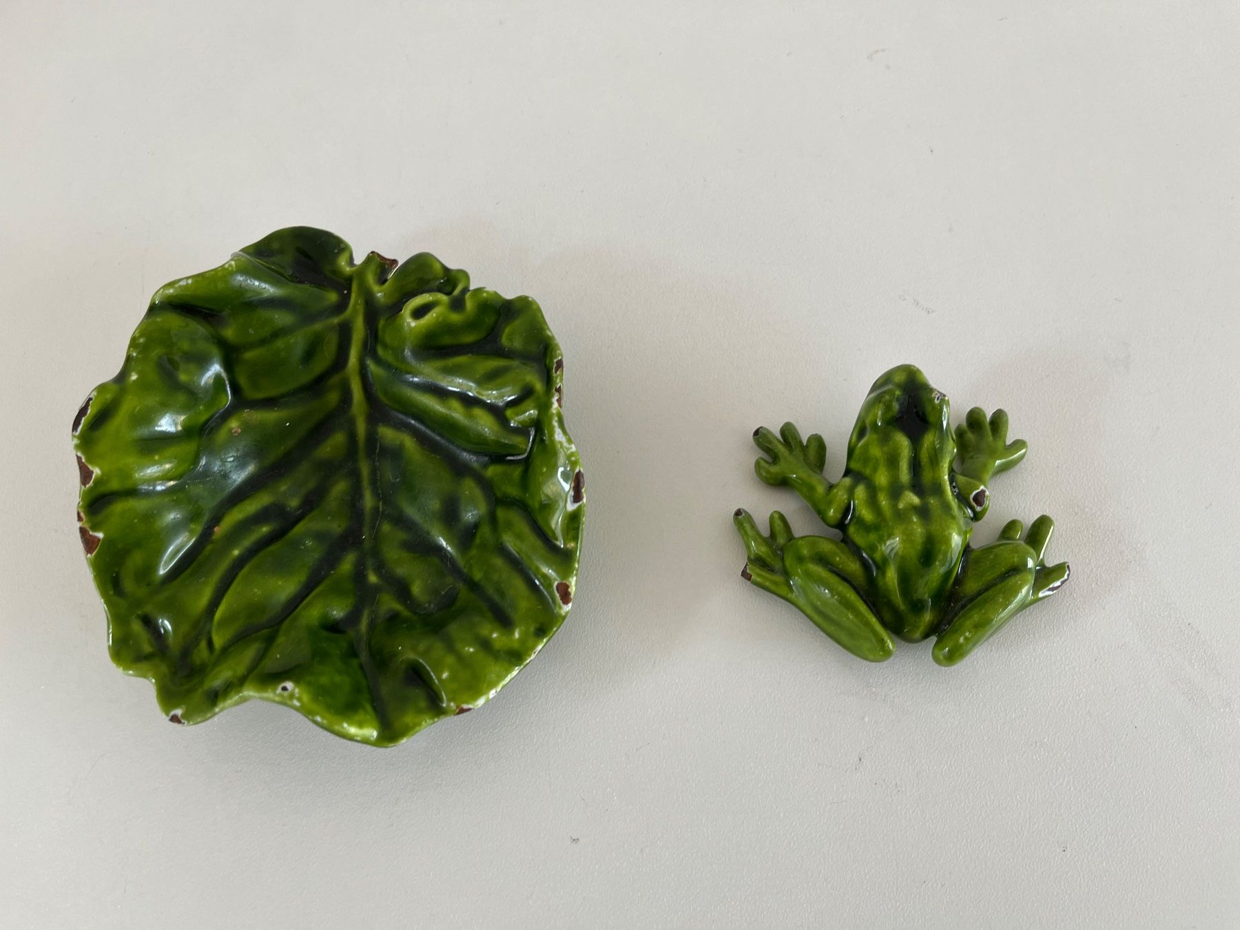 Figuren: alter Frosch mit Blatt / Gusseisen emailliert – Gebraucht aus Wetzikon ZH von seli03 7
