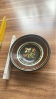 Kleine Schale mit Blumenmotiv