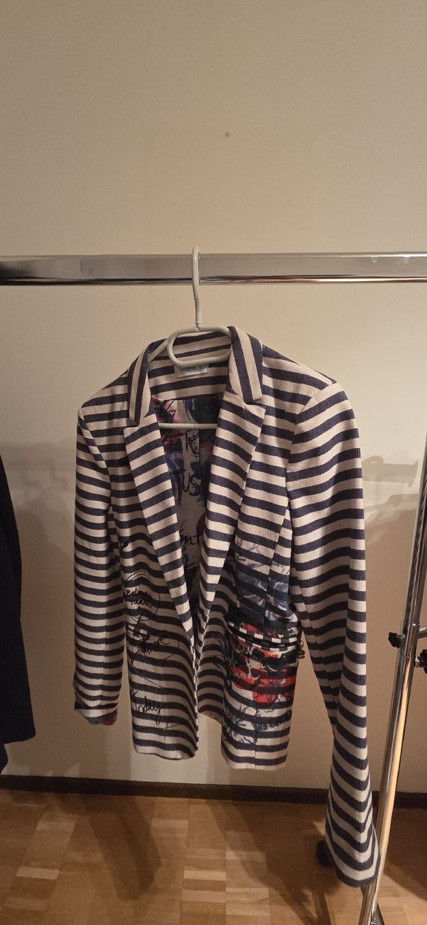 Desigual Giacche: DESIGUAL GIACCA – Usato da Ascona venduto da principessacaroline