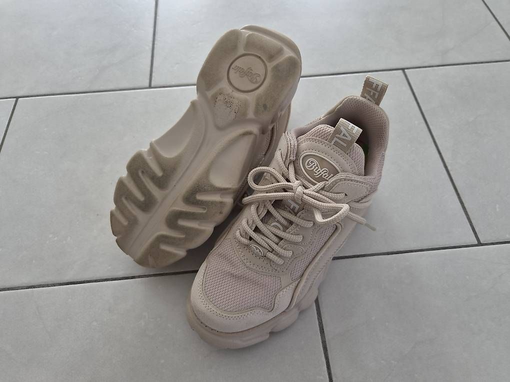 Damenschuhe: Buffalo Damenschuhe hell-beige, Grösse 39 – Gebraucht aus Möriken AG von nipamijule 1