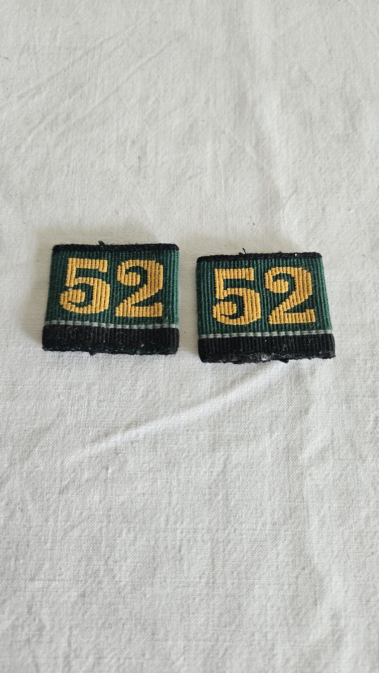 Armée suisse Uniformes: Achselschlaufen 52 der Schweizer Armee  – D'occasion à Ettingen par samiba