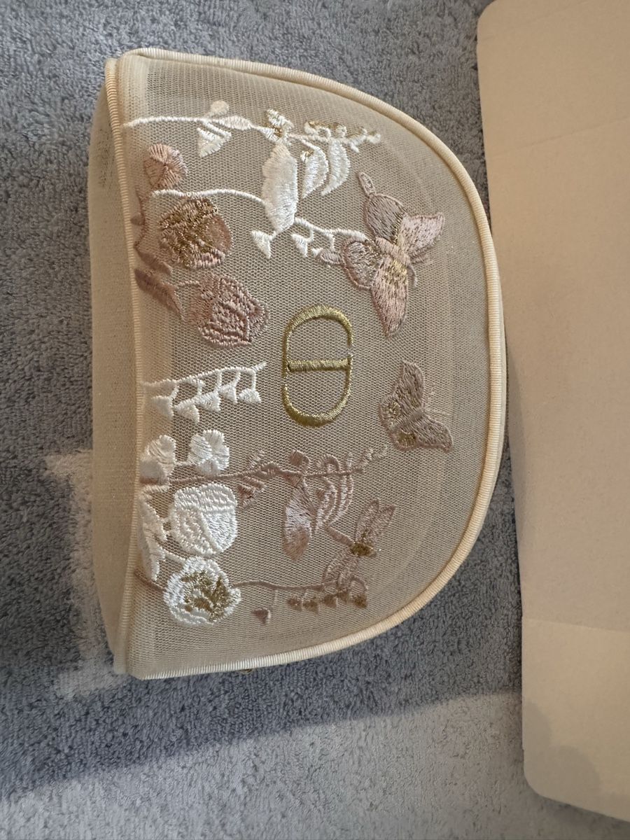 Dior Custodie per cosmetici: Trousse brodée Dior Butterfly – Nuovo e nell'imballaggio originale da Genève venduto da Allisgood 4