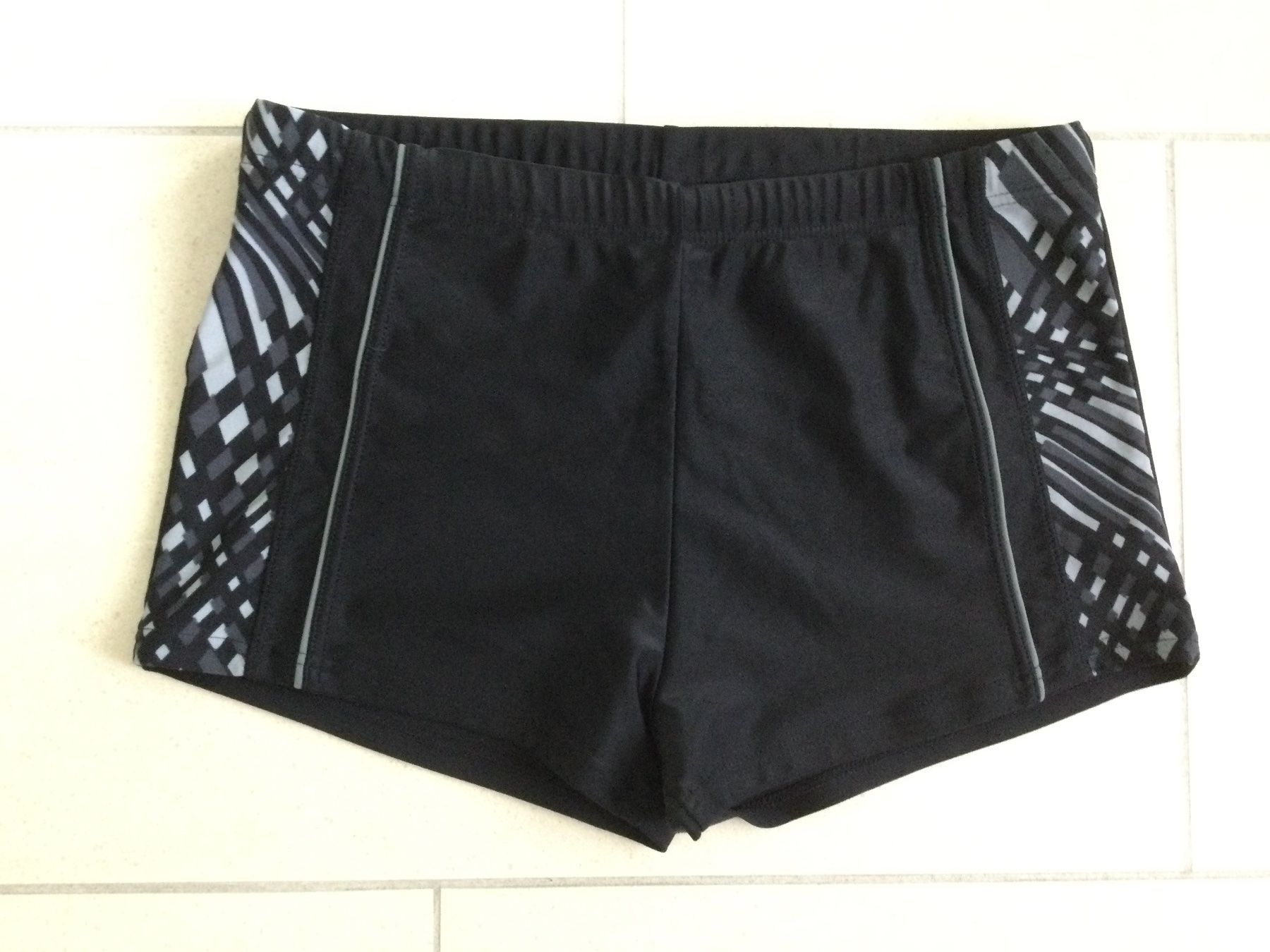 Badehosen: Badehose schwarz Grösse M mit Muster Neu – Neu (gemäss Beschreibung) aus Zug von ang_rxx5