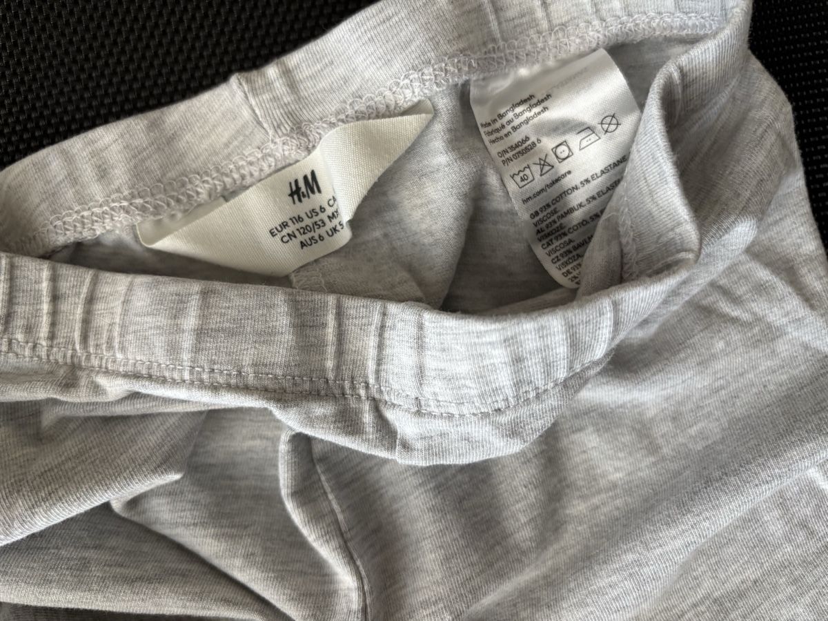 H&M Calze & Collant: Leggings Hellgrau 116 H&M – Usato da Herzogenbuchsee venduto da MoLa85 1