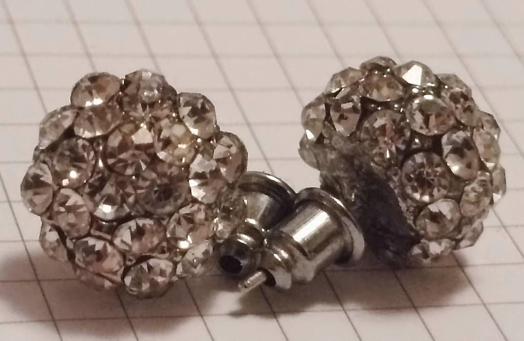 Ohrringe & -stecker: Ohrstecker mit Kristallen – Gebraucht aus Bern von sv-trade 2